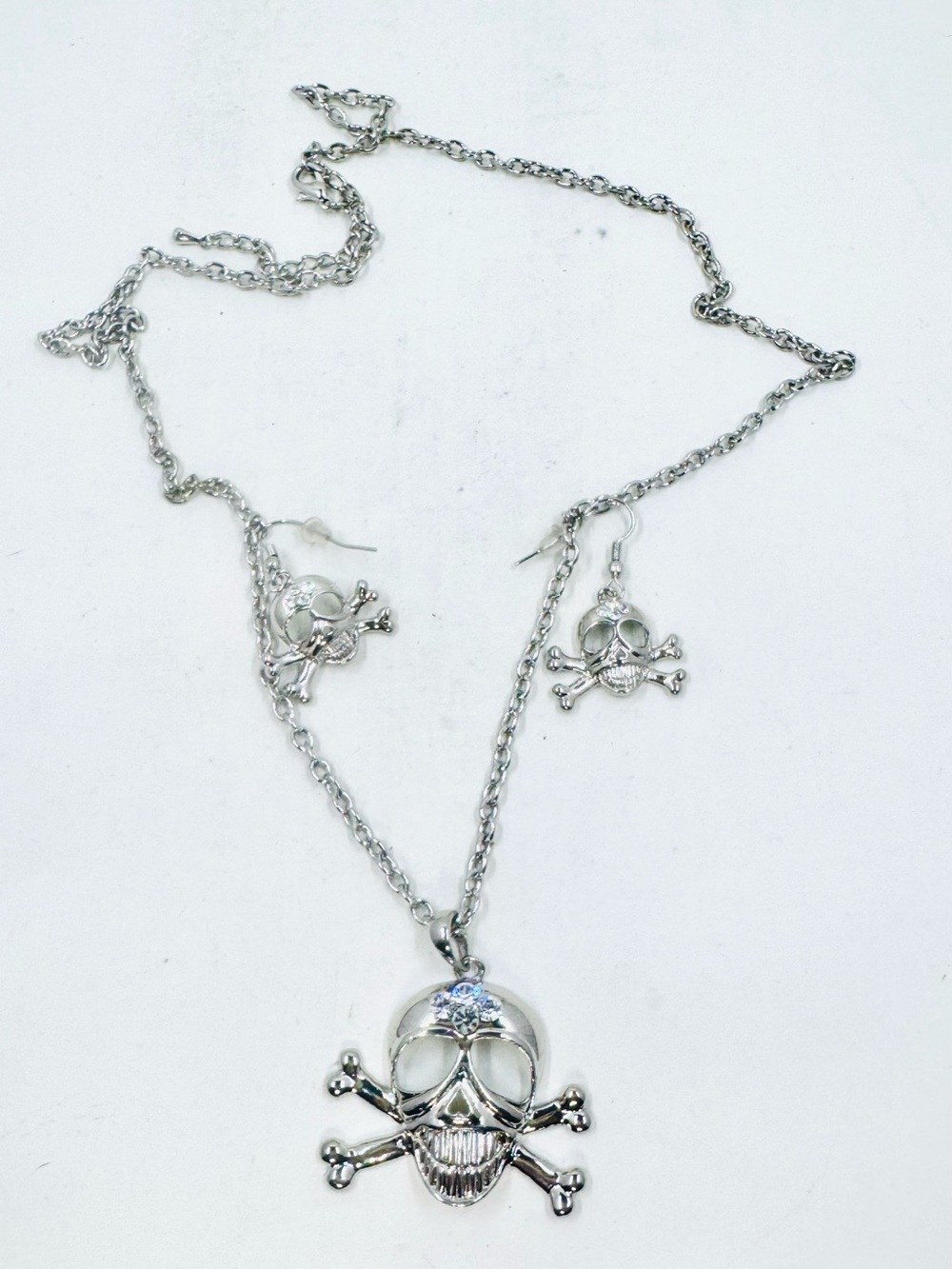 Silver Tone Skull & Crossbones Pendant Necklace and Earring Set NWOT